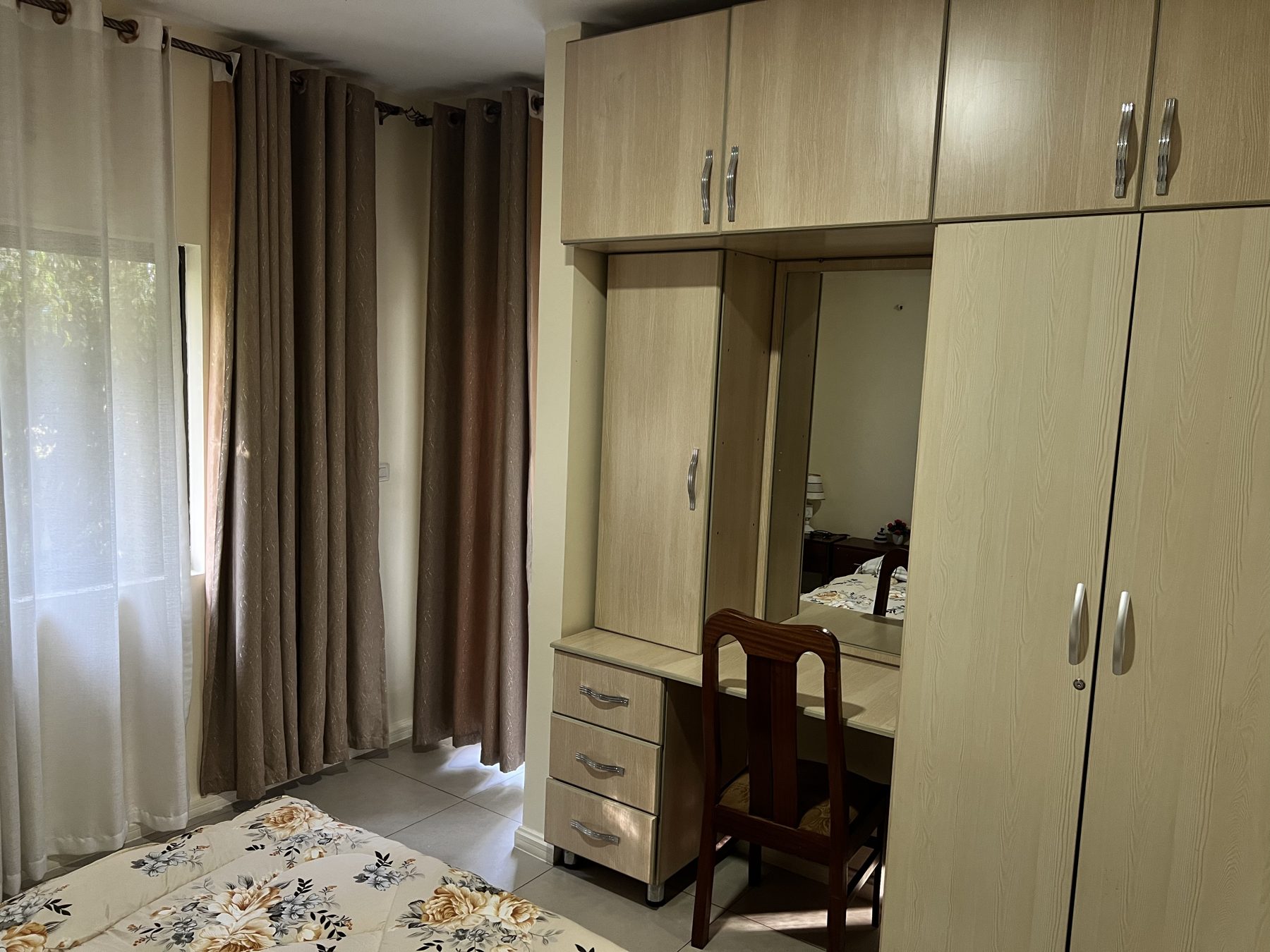 Bedroom wardrobes and dressing table