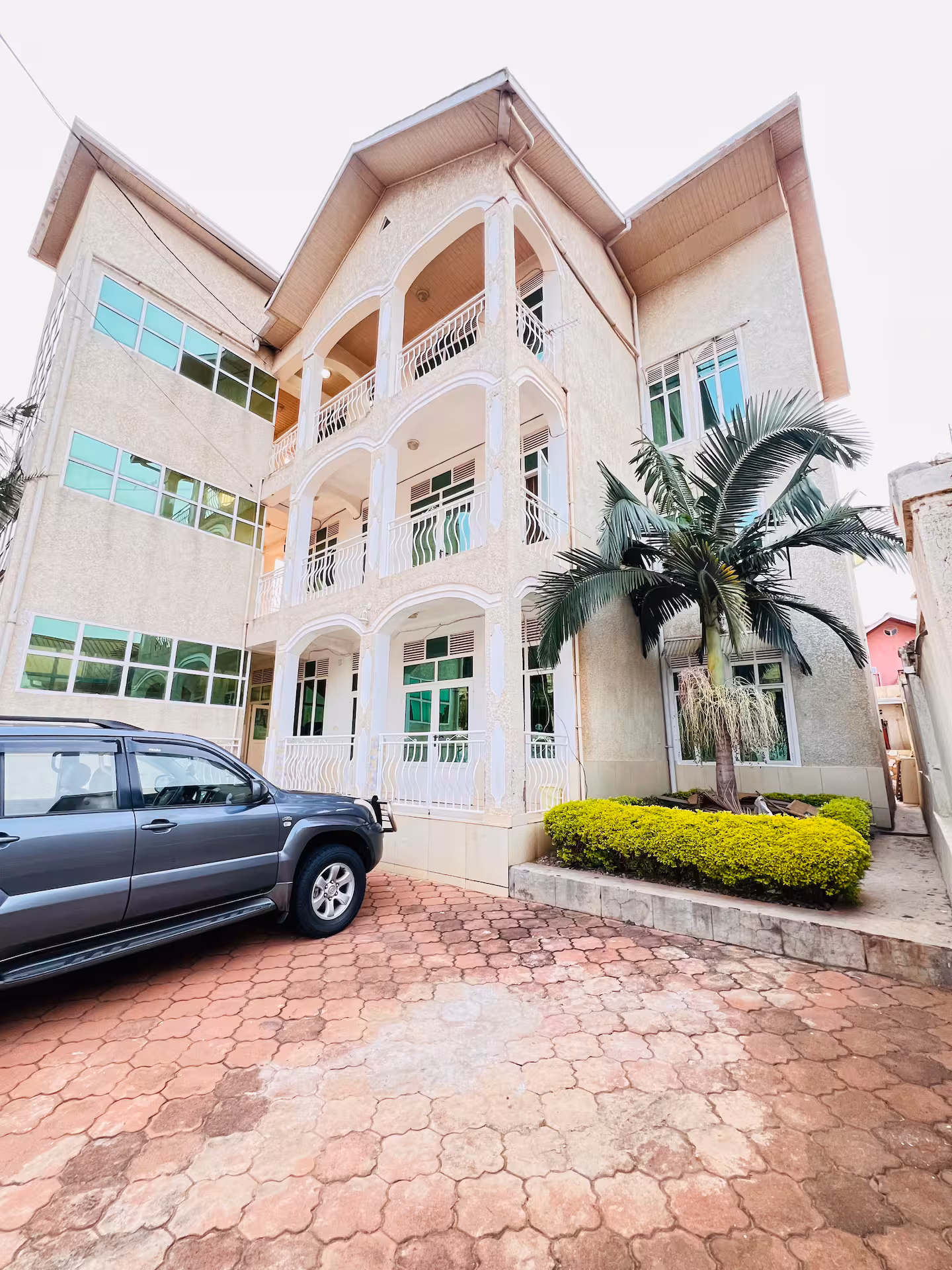 Exterior of the Inganji Apartment 19 building